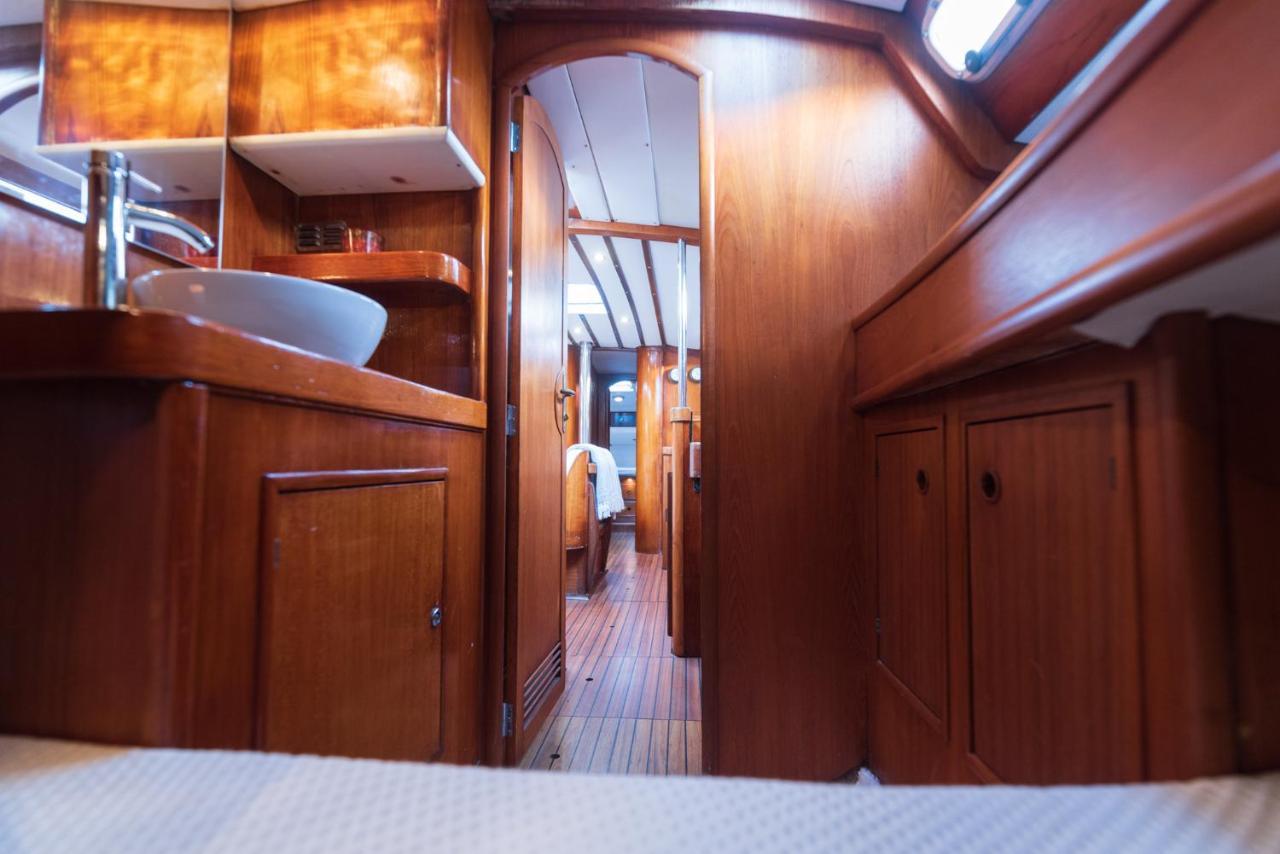 Hotel Nuit Sur Un Bateau La Rochelle  Exterior foto